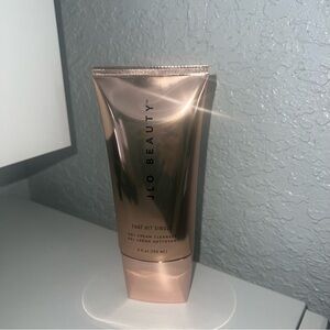 JLo Beauty Gel Cream Cleanser